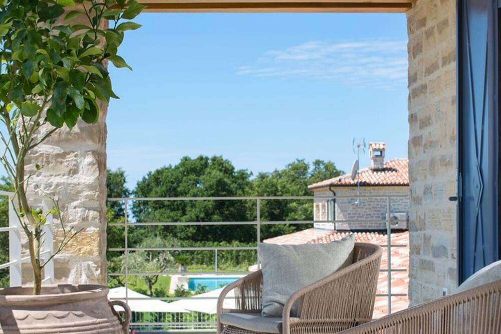 Photo of Patio Balcony in Korenici