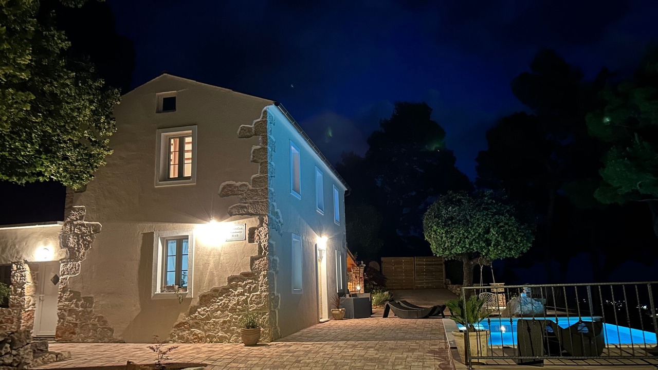 Photo of Outdoor in Mundanije
