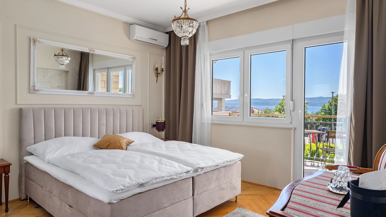 Photo of Bedroom in Duce
