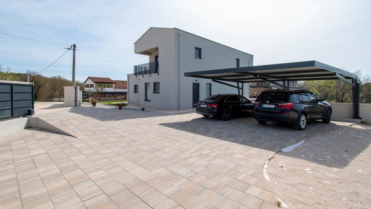 Photo of Outdoor in Kruncici