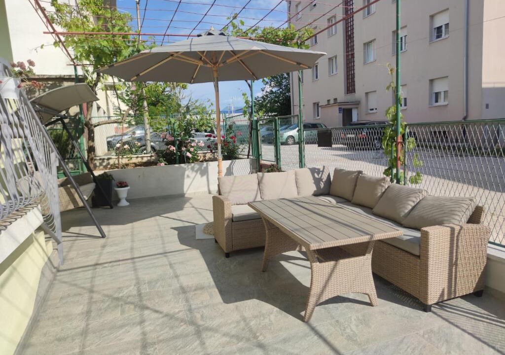 Photo of Patio Balcony in Cove Parja