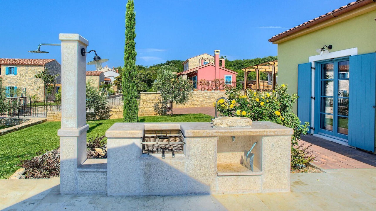 Photo of Patio Balcony in Vardica