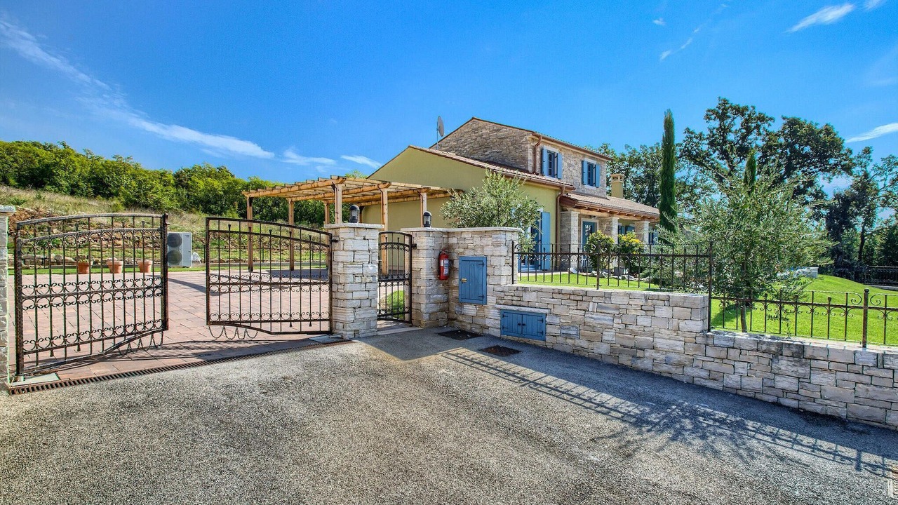 Photo of Outdoor in Vardica