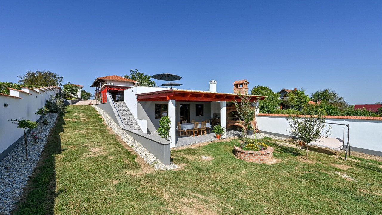 Photo of Outdoor in Pitomaca