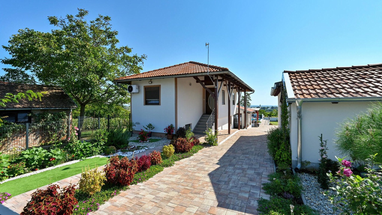 Photo of Outdoor in Pitomaca