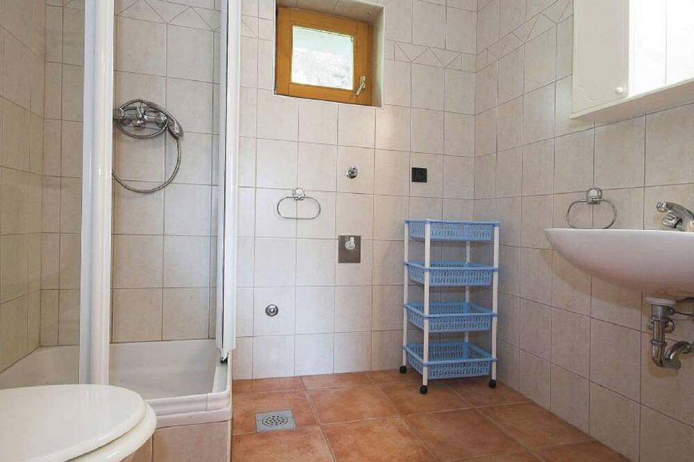Photo of Bathroom in Preko