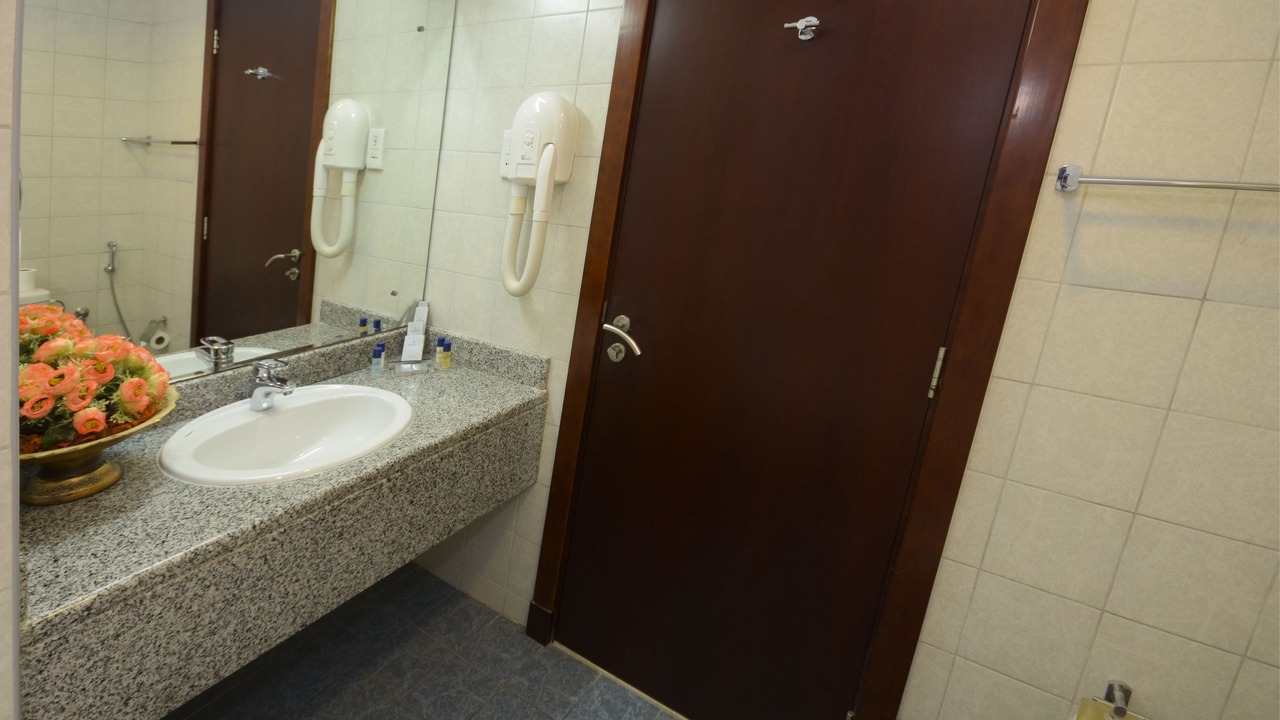 Photo of Bathroom in Discovery Gardens