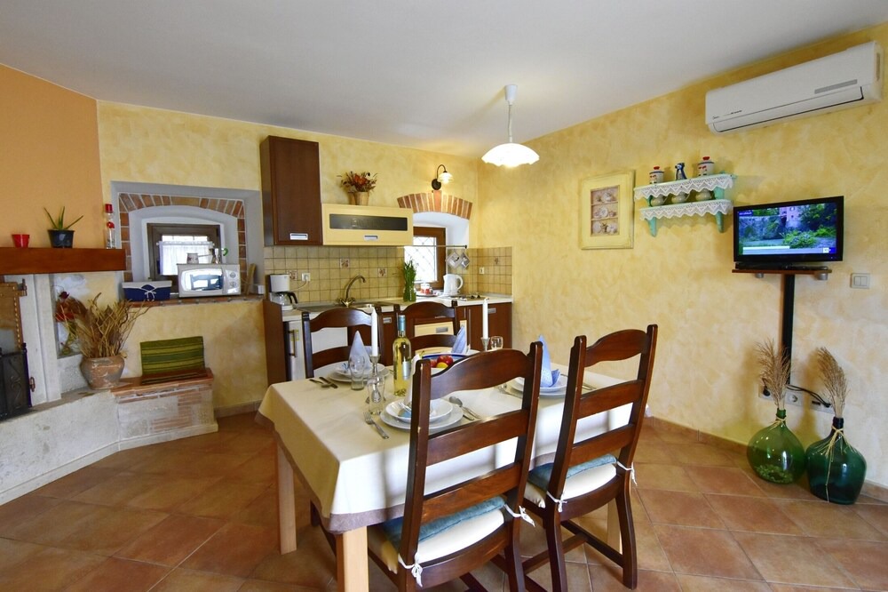 Photo of Kitchen in Tar