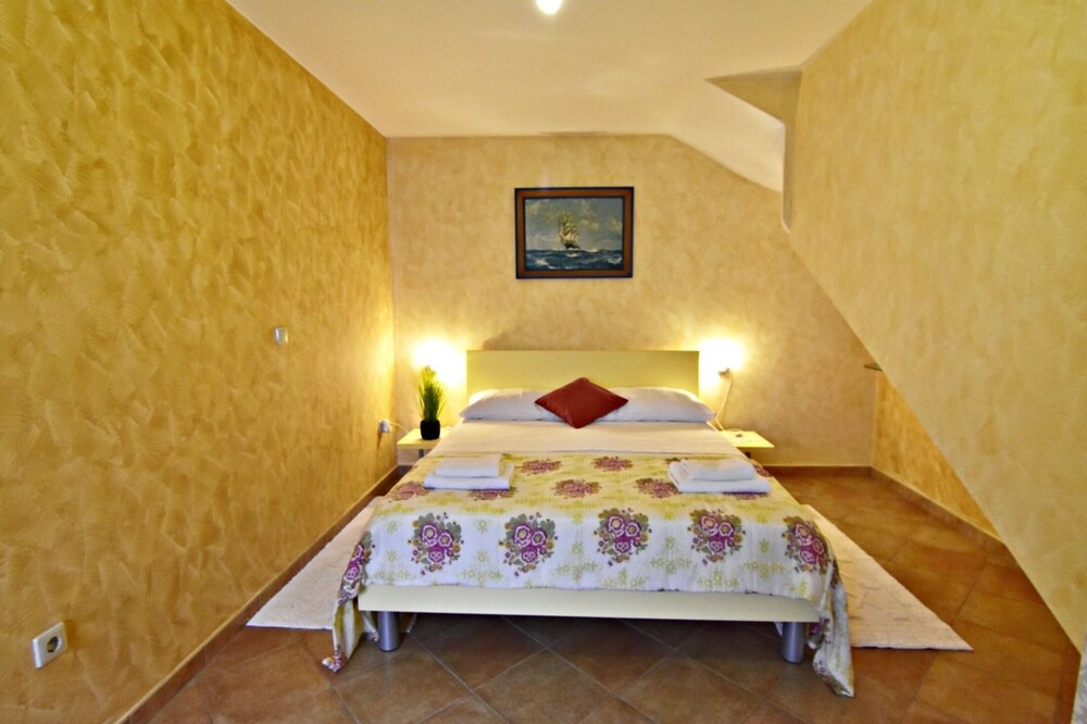 Photo of Bedroom in Tar