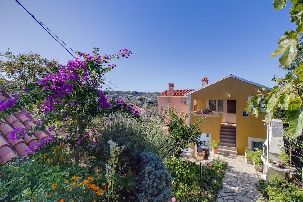 Photo of Outdoor in Cove Murtar