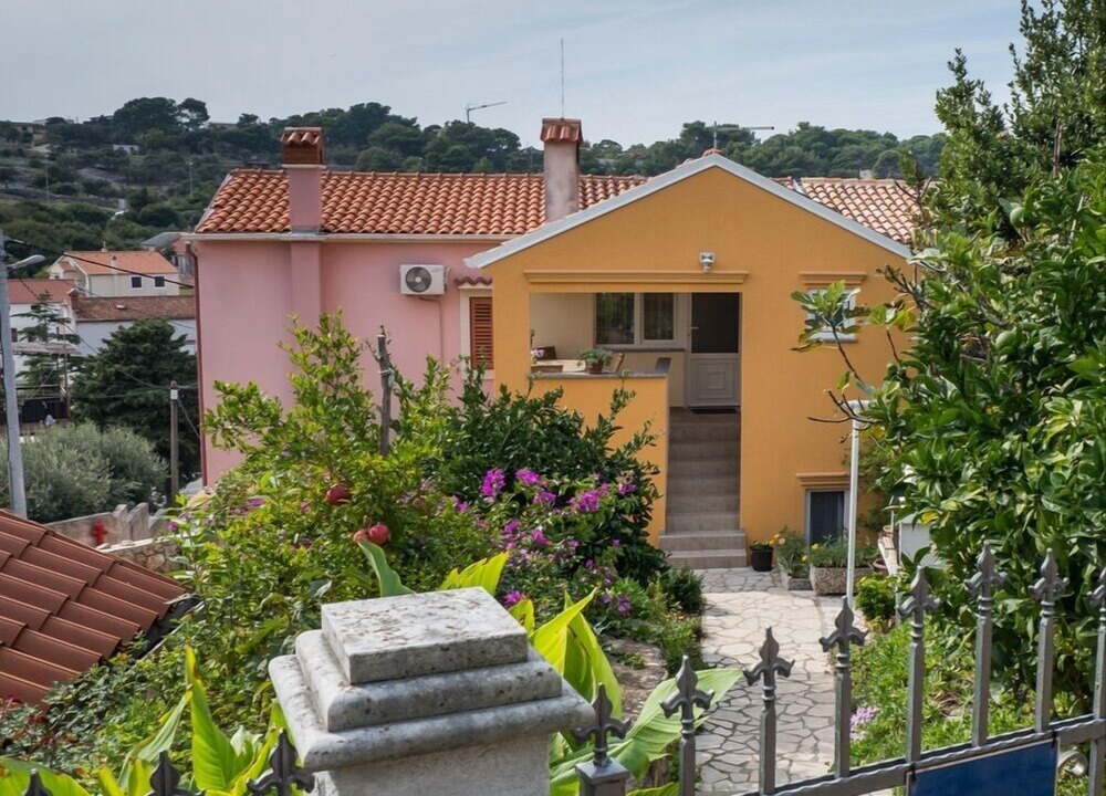 Photo of Outdoor in Cove Murtar