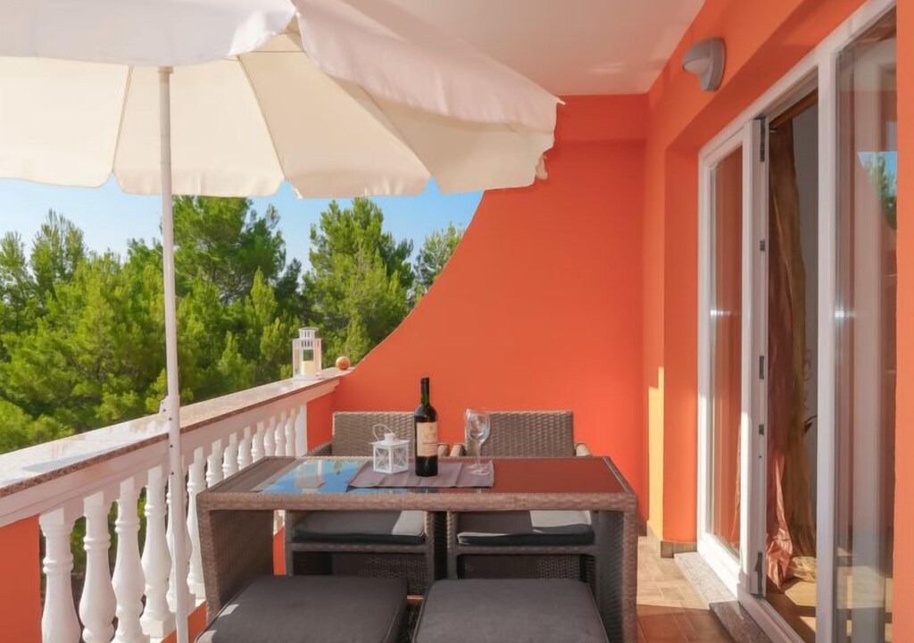 Photo of Patio Balcony in Barbat na Rabu
