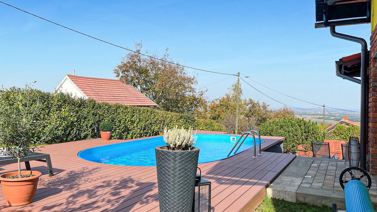 Photo of Outdoor in Pitomaca