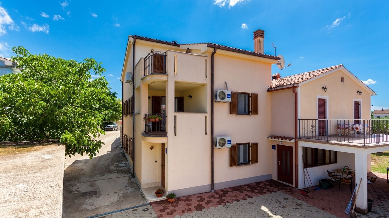 Photo of Outdoor in Porat