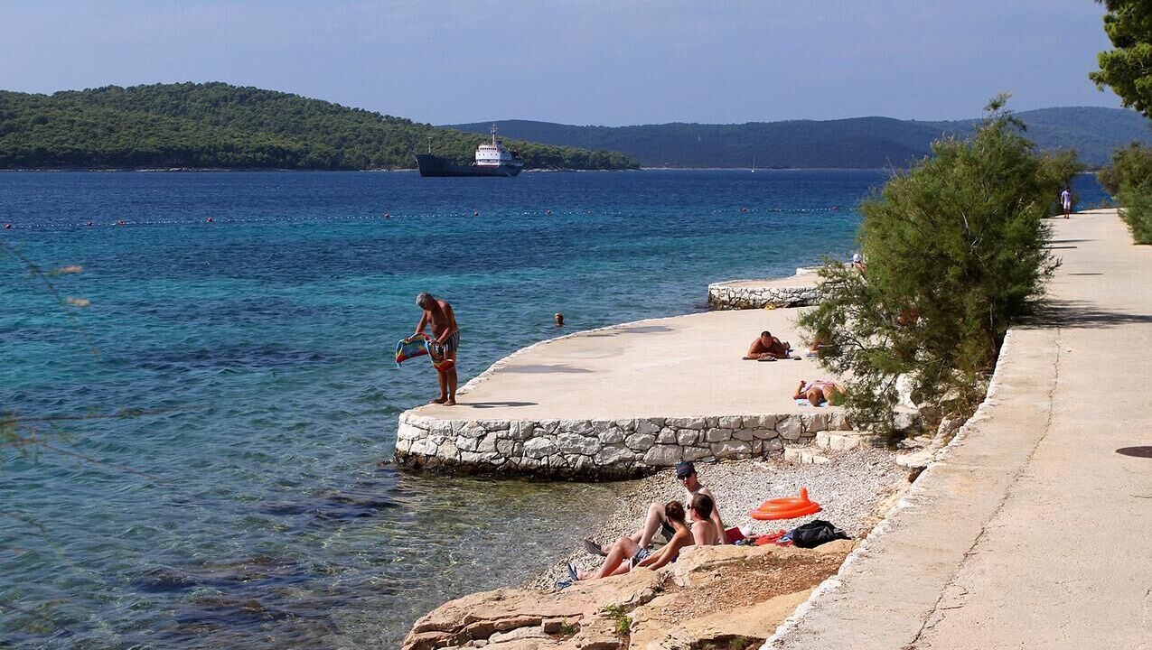 Photo of Others in Cove Makarac (Milna)
