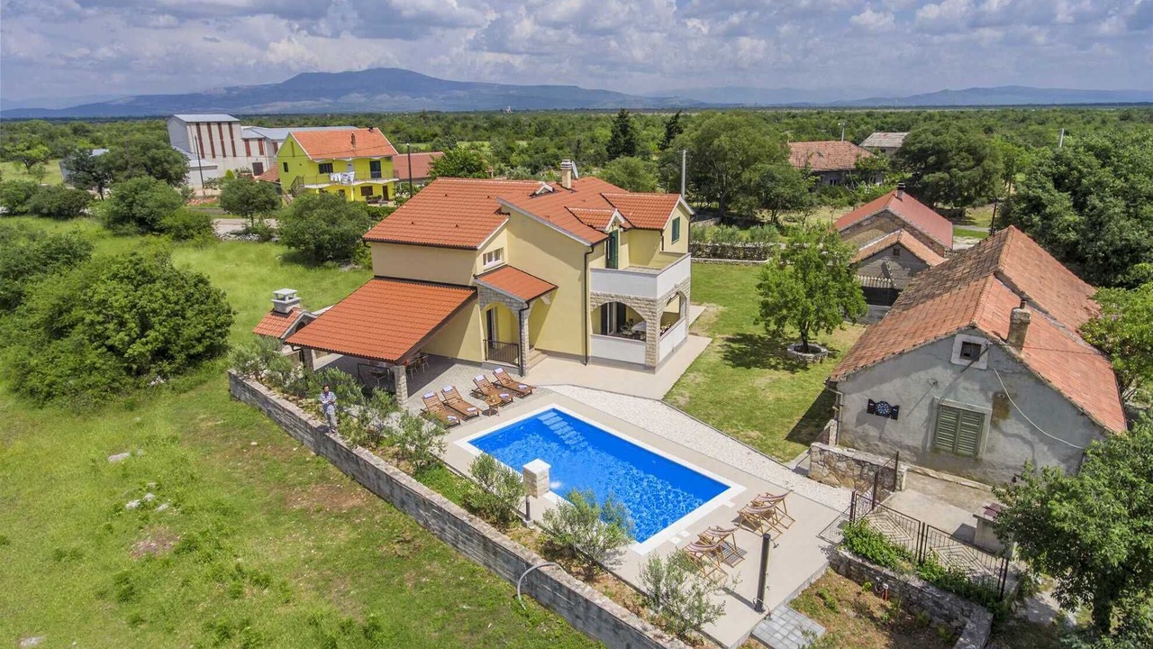 Photo of Outdoor in Drnis