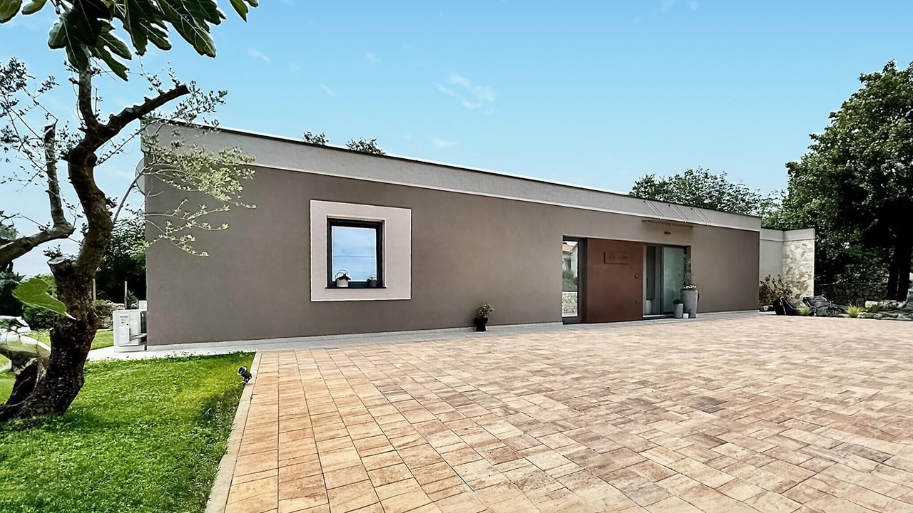 Photo of Others in Presika