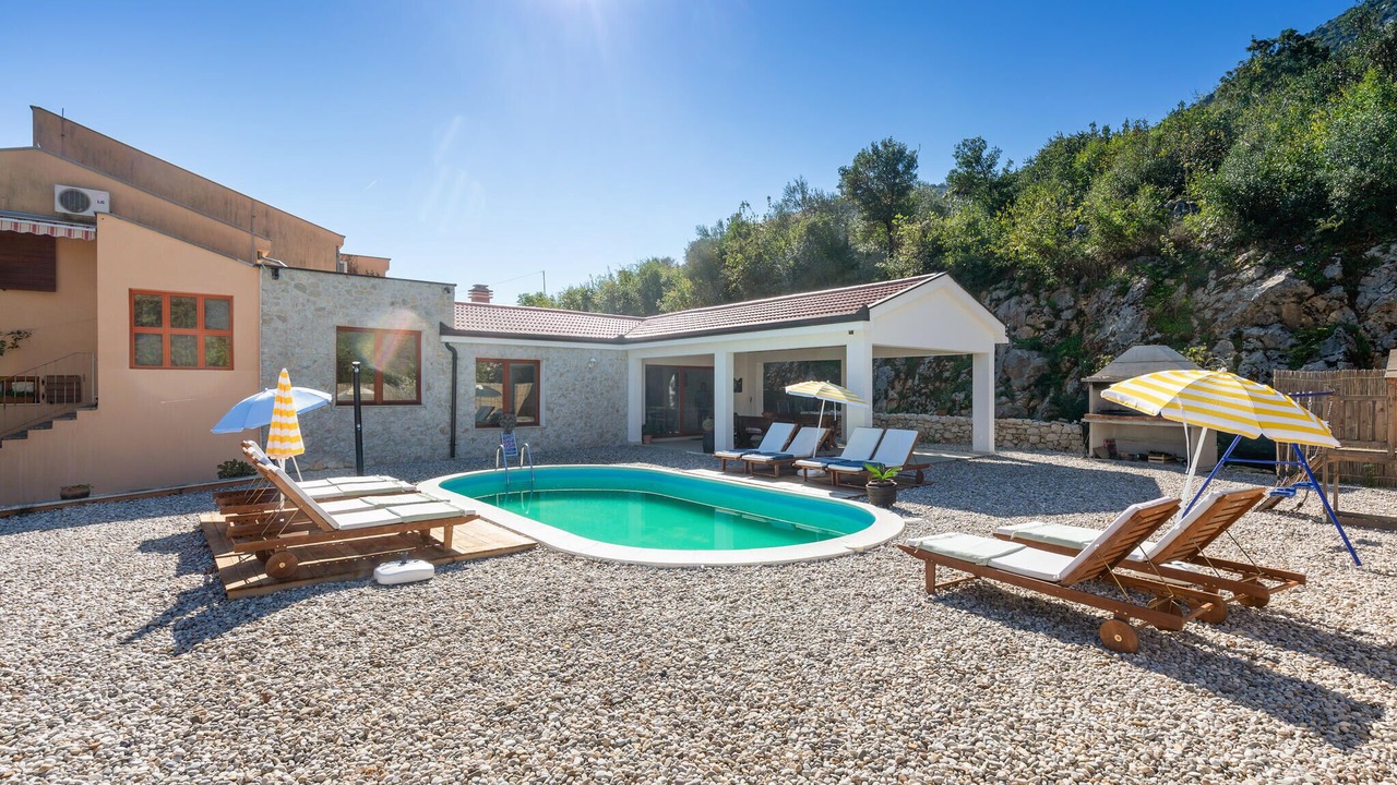 Photo of Outdoor in Momici