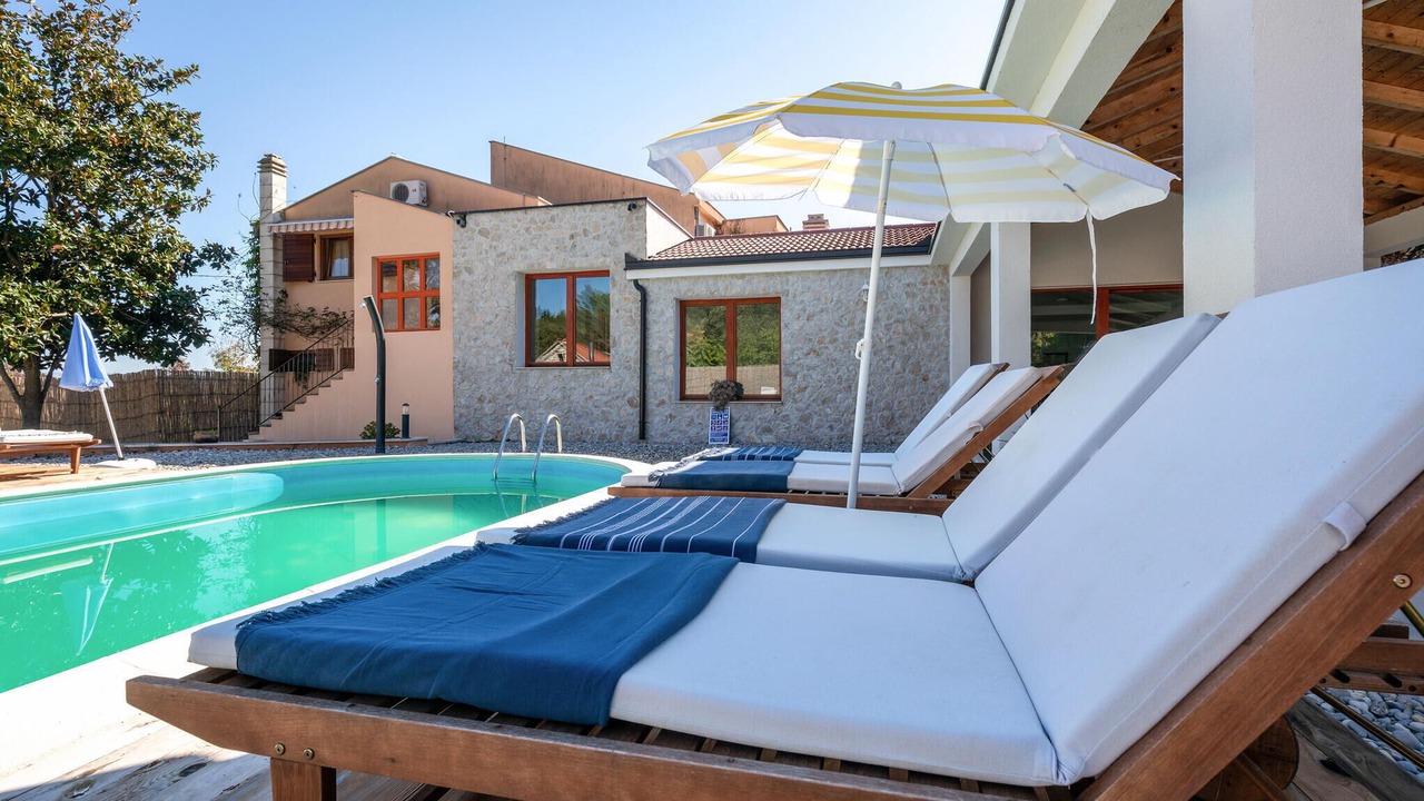 Photo of Outdoor in Momici