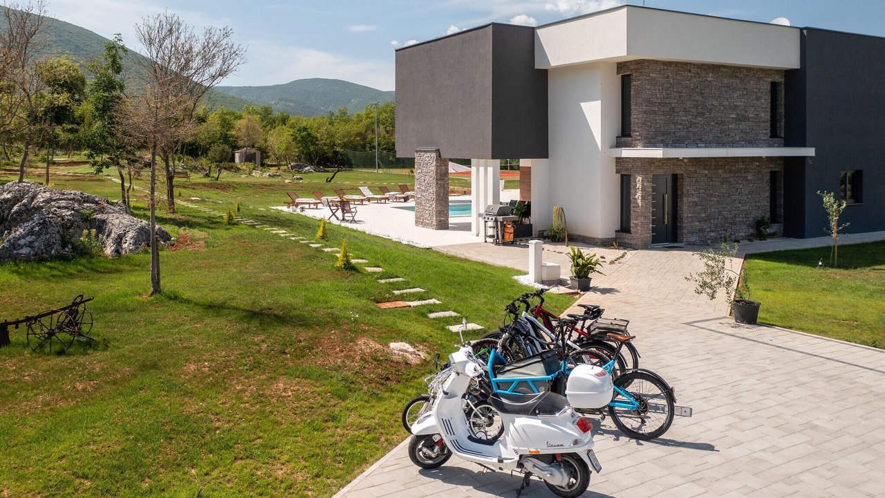 Photo of Others in Sinj