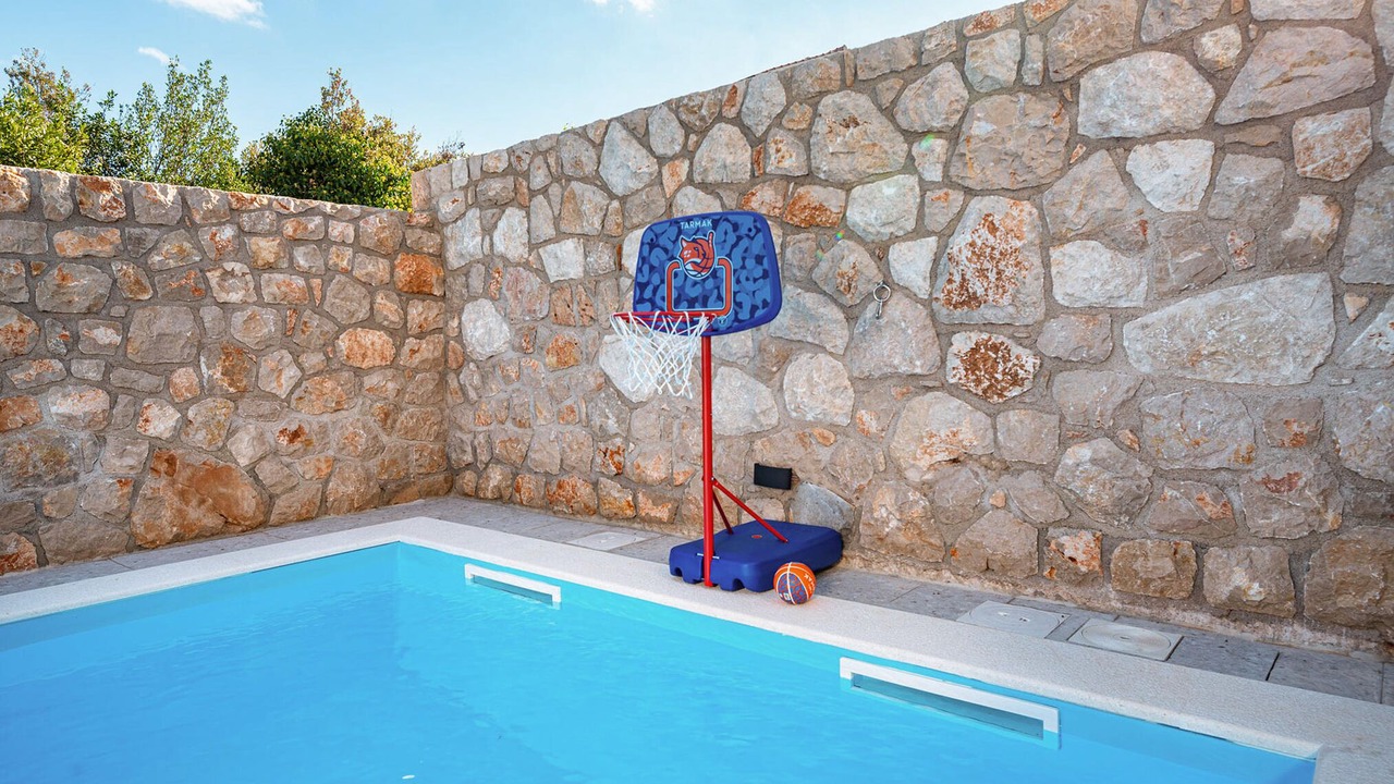 Photo of Outdoor in Lukoran