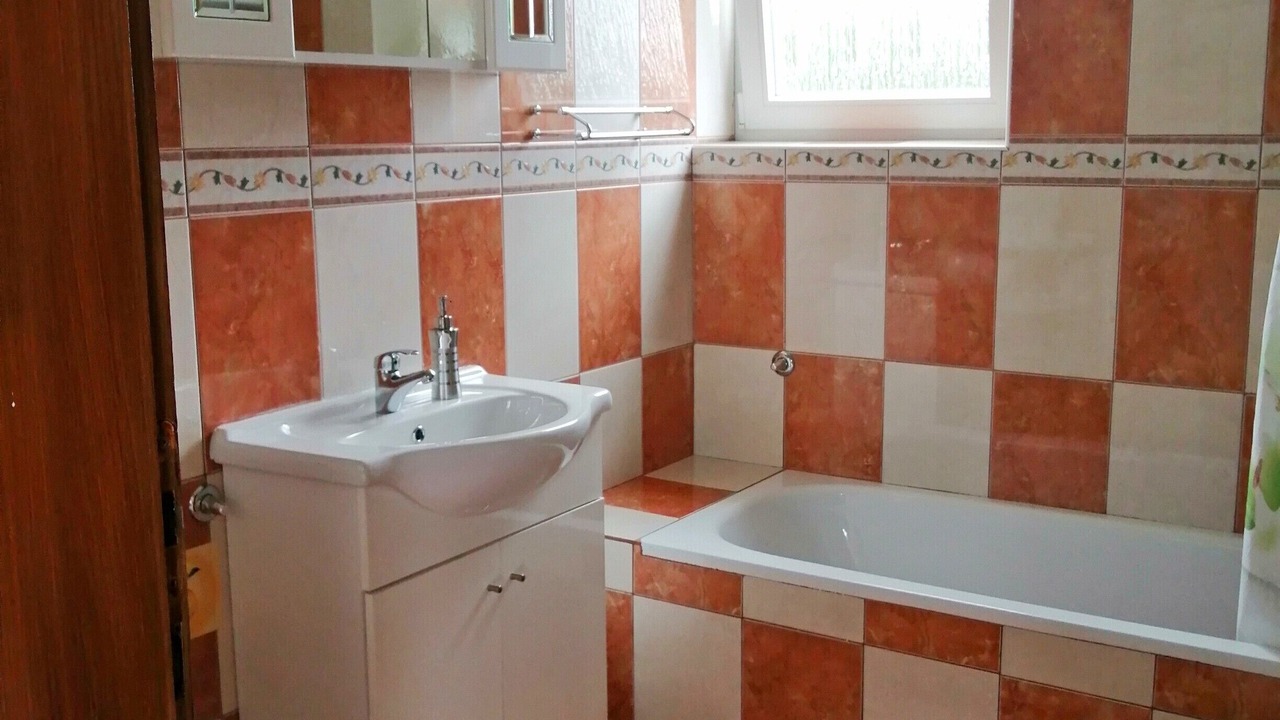 Photo of Bathroom in Catrnja