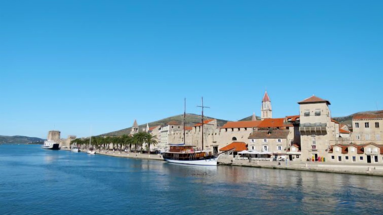 Photo of Others in Labin
