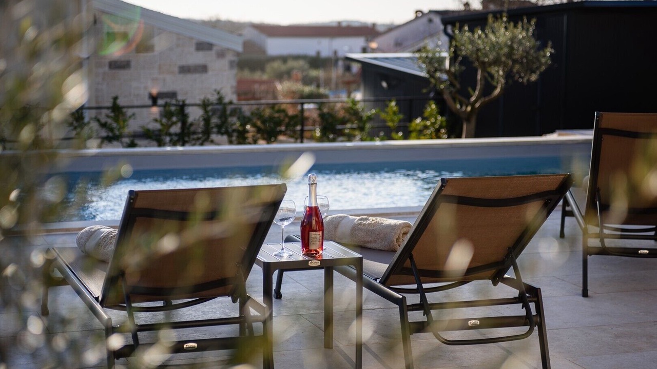 Photo of Outdoor in Tinjan