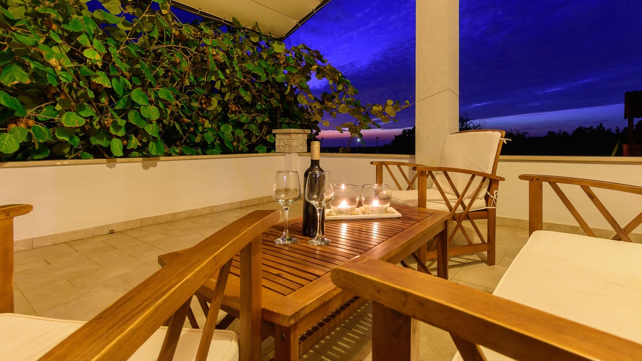 Photo of Outdoor in Tinjan