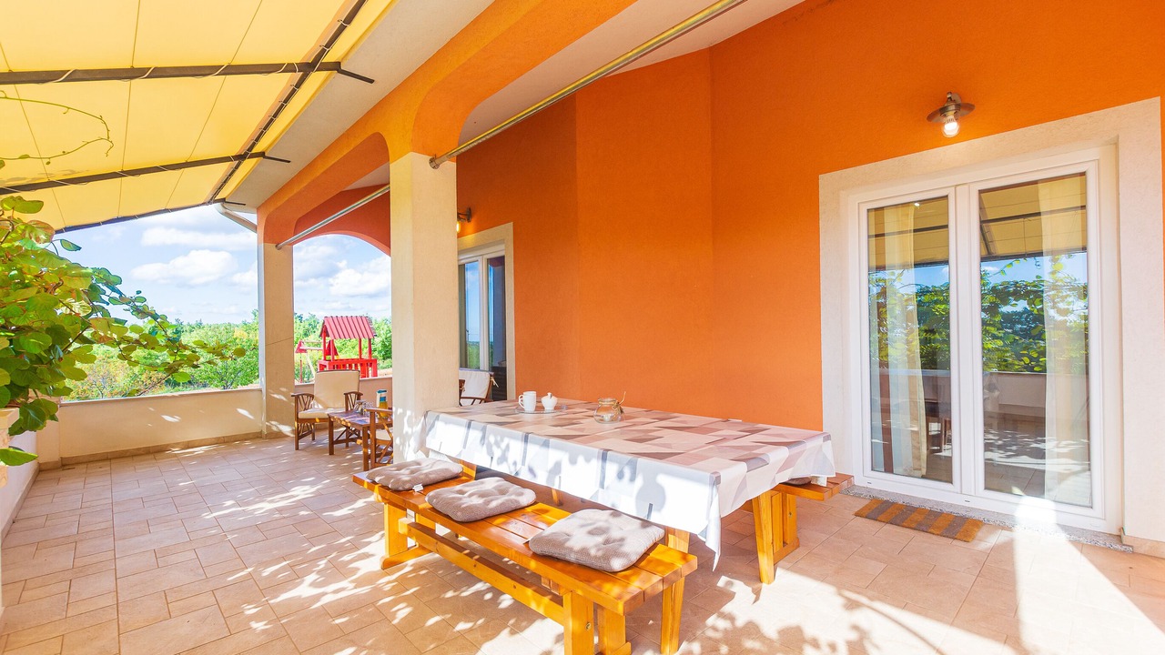 Photo of Outdoor in Tinjan