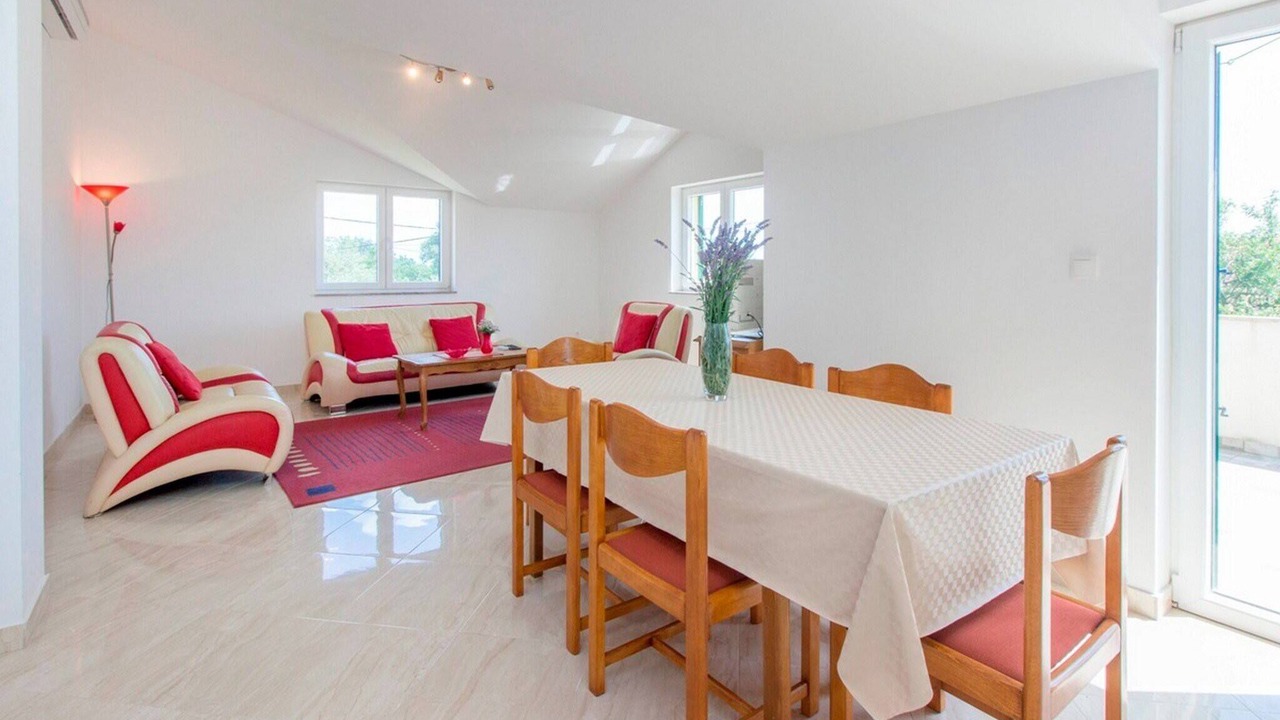 Photo of Livingroom in Bristane