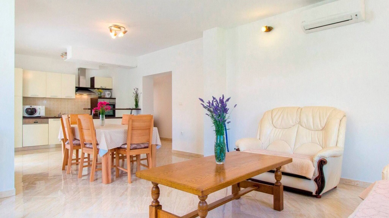 Photo of Livingroom in Bristane