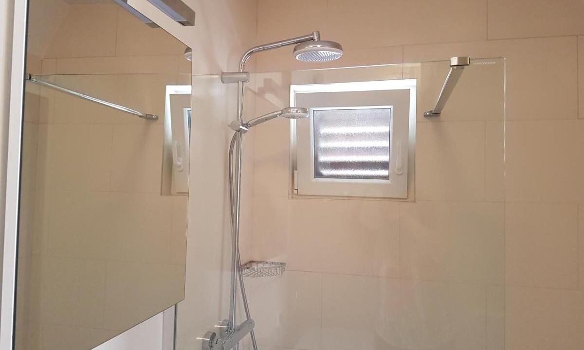 Photo of Bathroom in Cove Makarac (Milna)