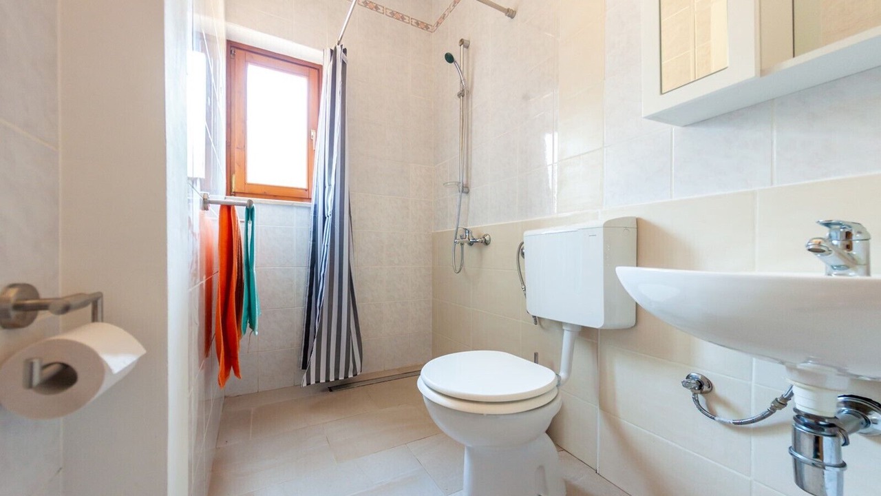 Photo of Bathroom in Porat
