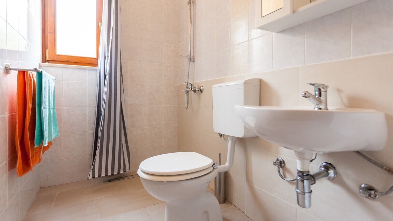 Photo of Bathroom in Porat