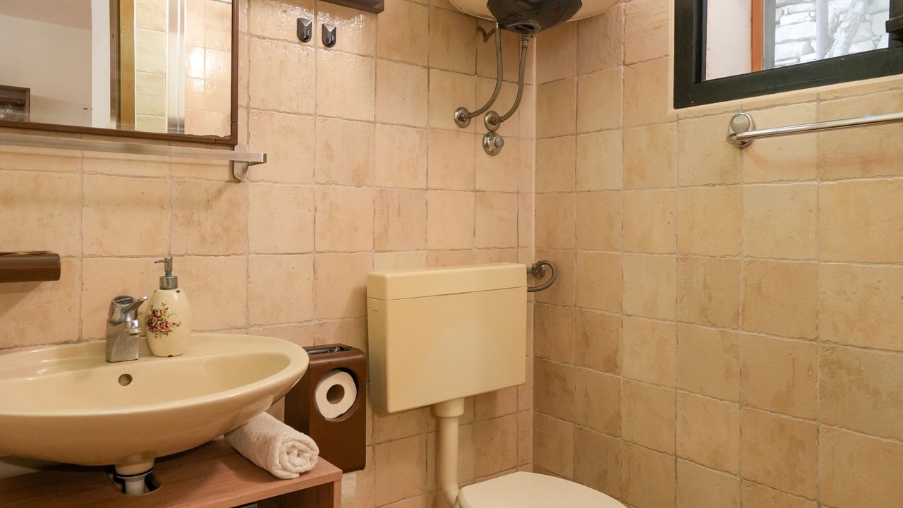 Photo of Bathroom in Cove Makarac (Milna)