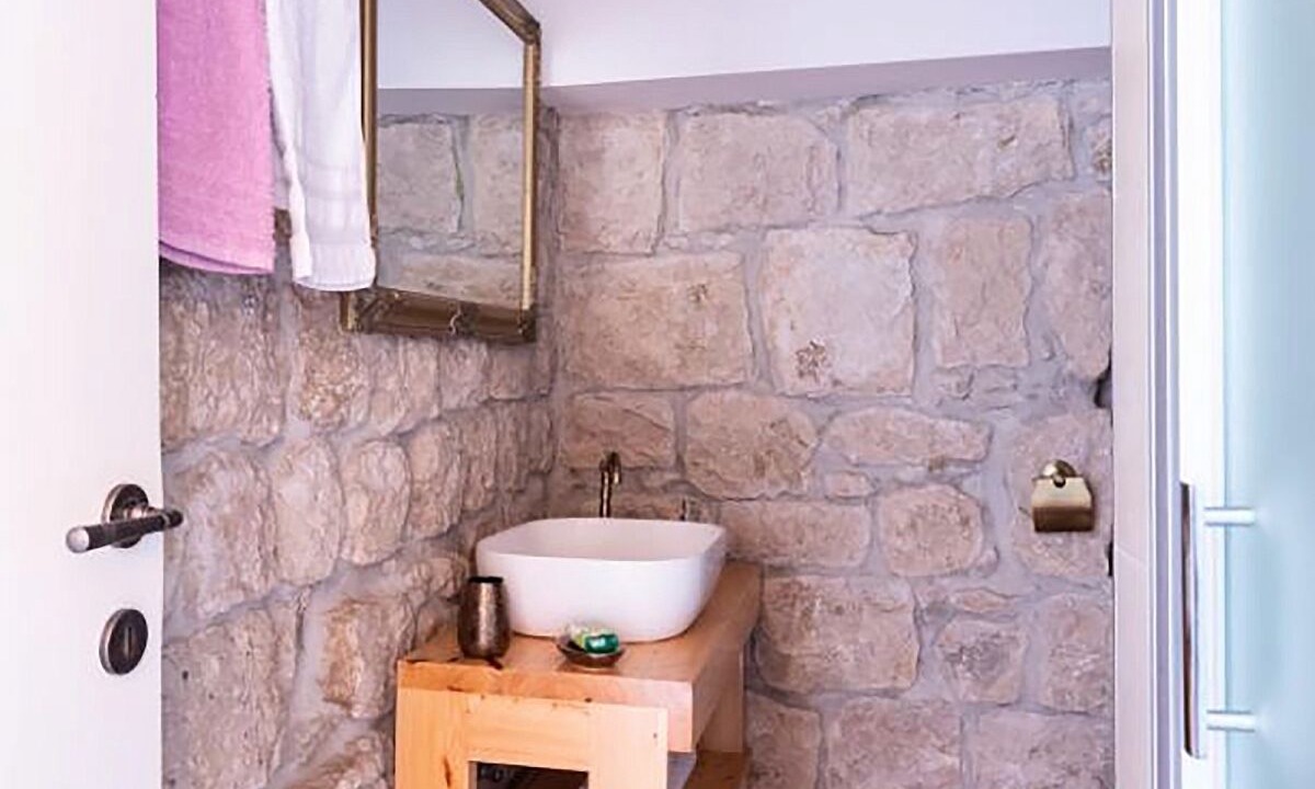 Photo of Bathroom in Mihanici