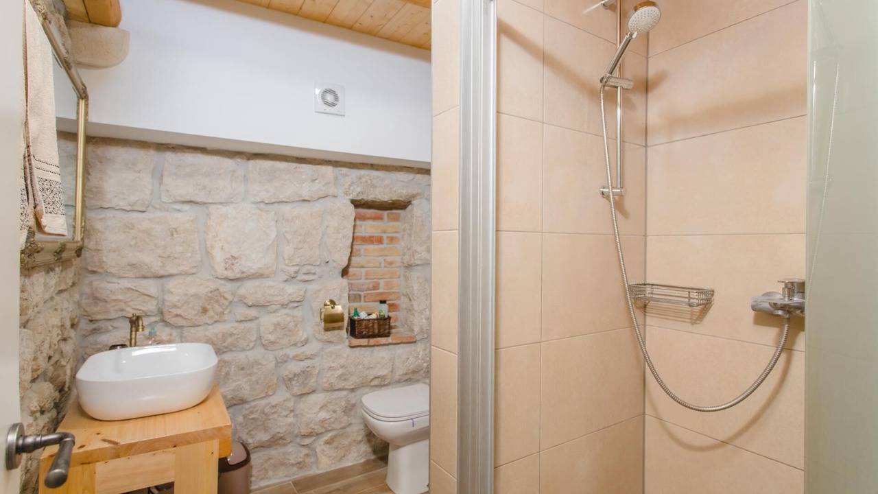 Photo of Bathroom in Mihanici