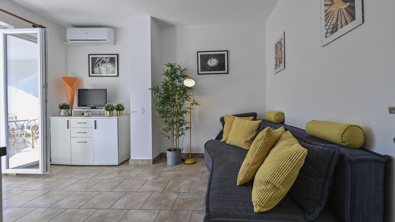 Photo of Livingroom in Gajac