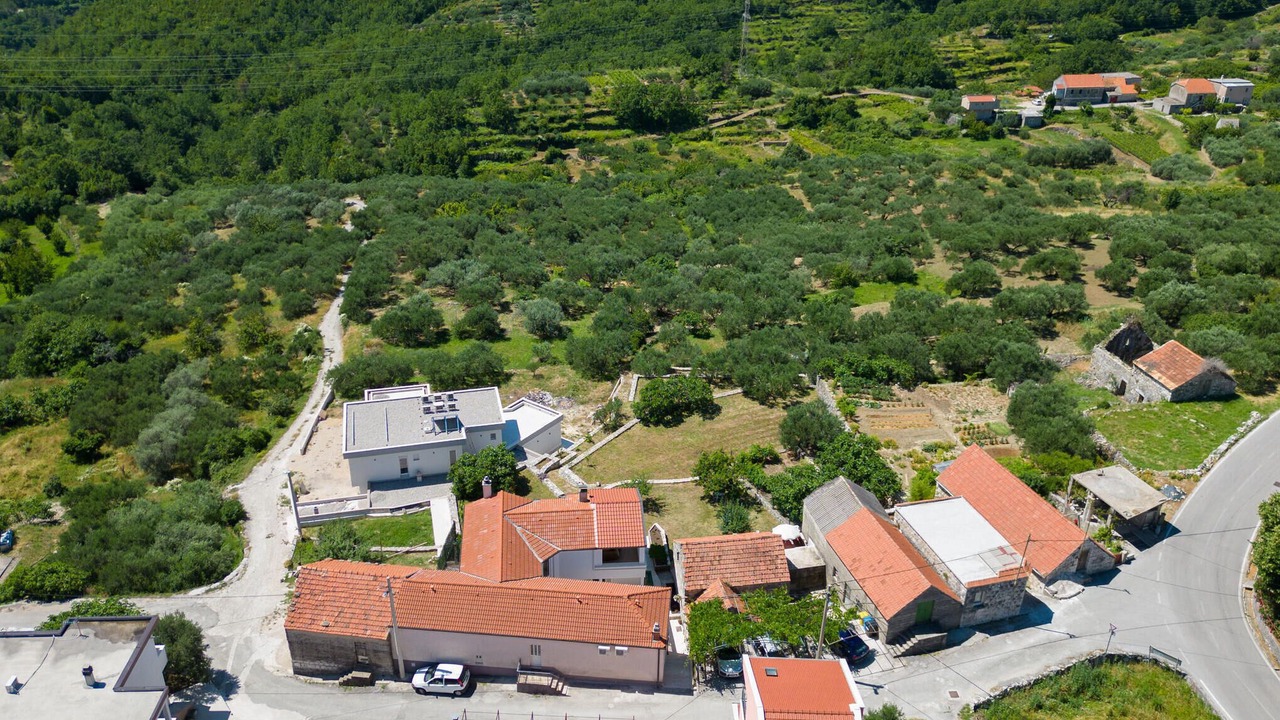 Photo of Others in Omis