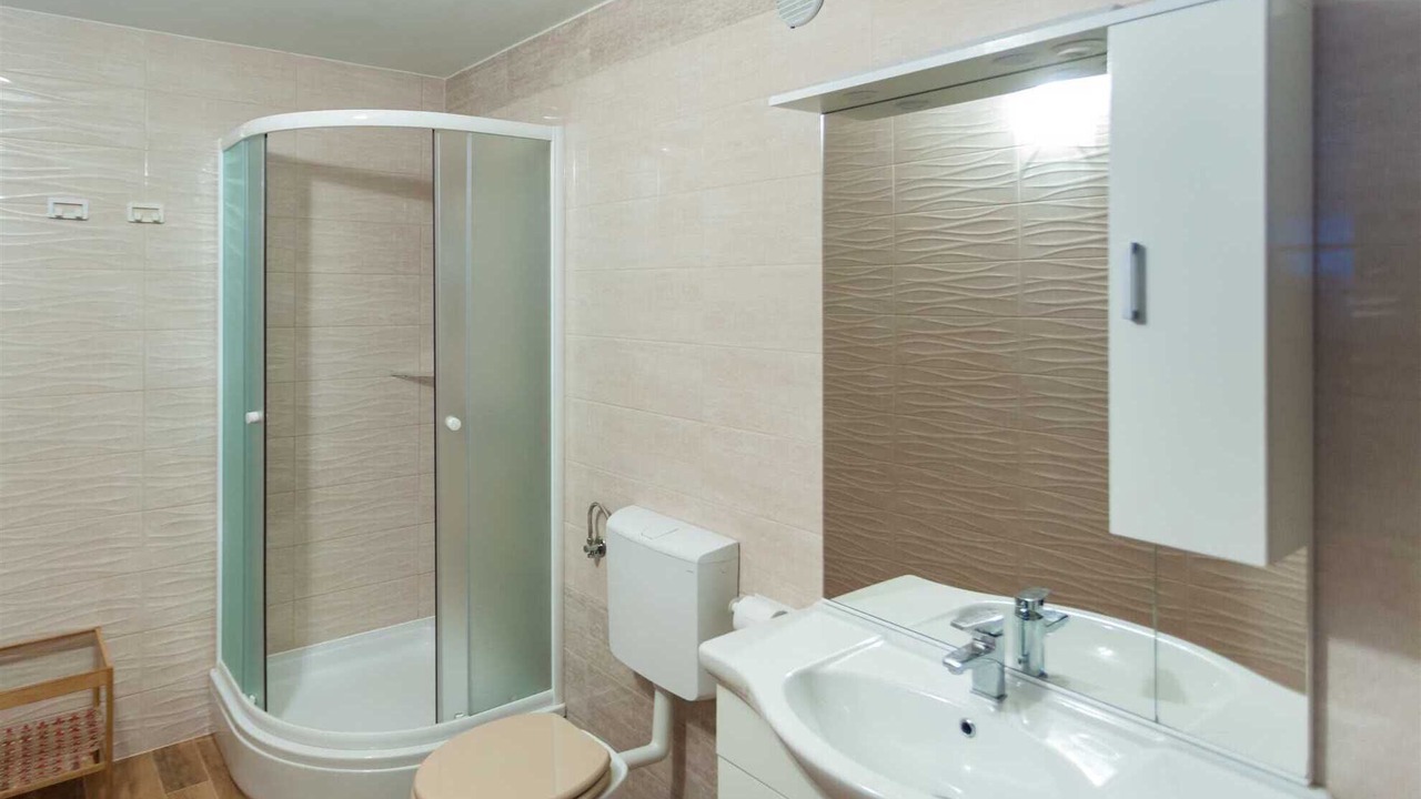 Photo of Bathroom in Porat