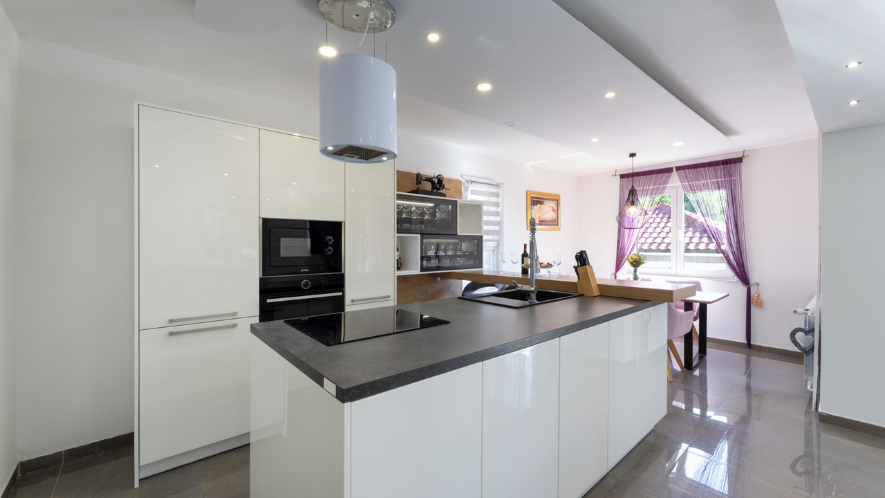 Photo of Kitchen in Srinjine