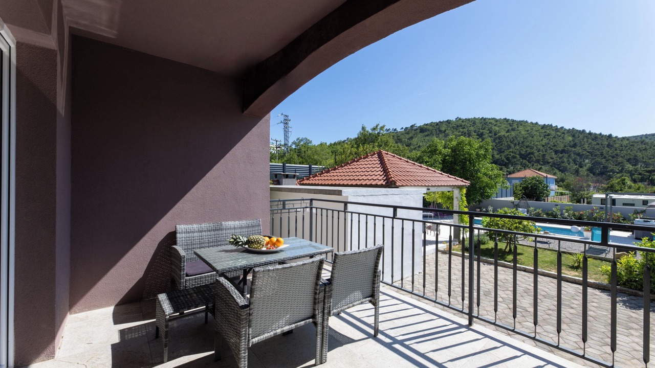 Photo of Outdoor in Srinjine