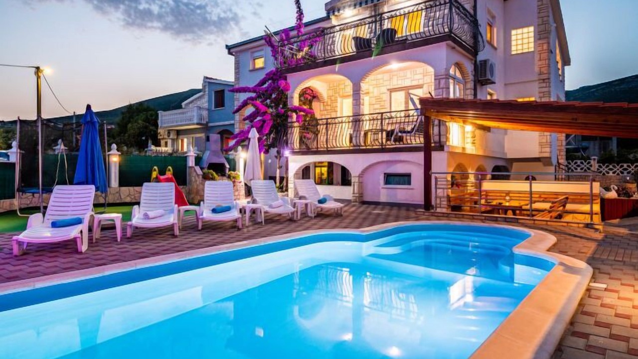 Photo of Outdoor in Rudine
