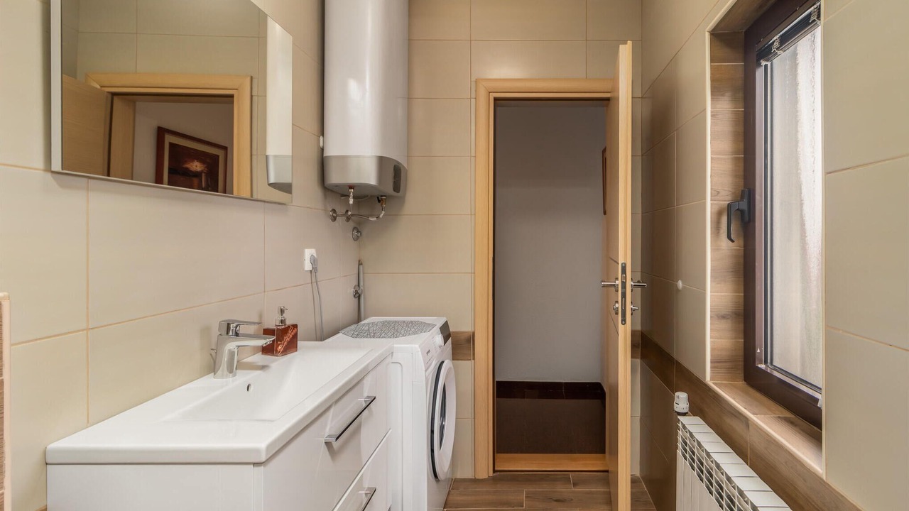 Photo of Bathroom in Lic
