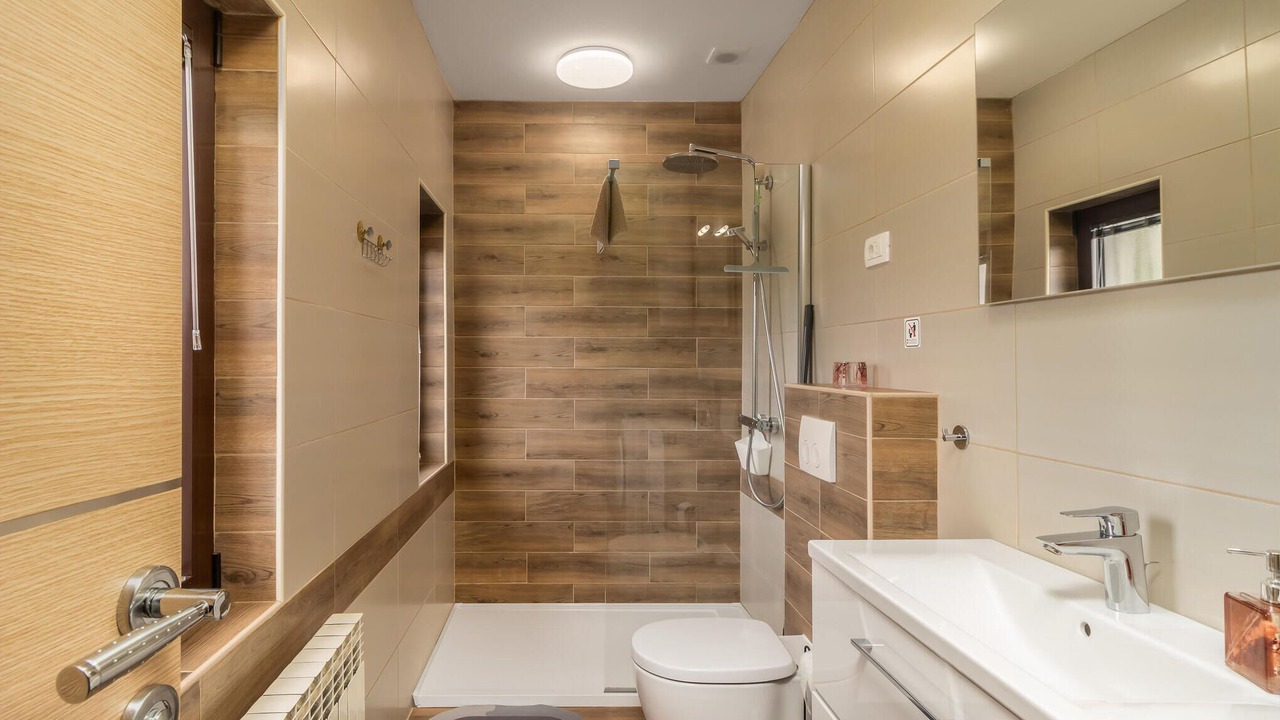 Photo of Bathroom in Lic