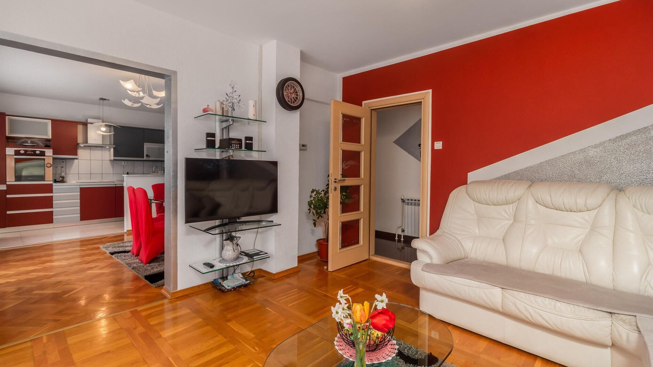 Photo of Bedroom in Lic