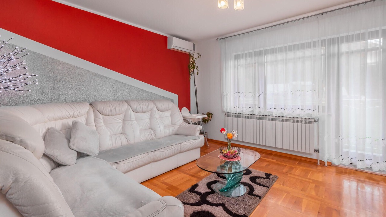 Photo of Bedroom in Lic