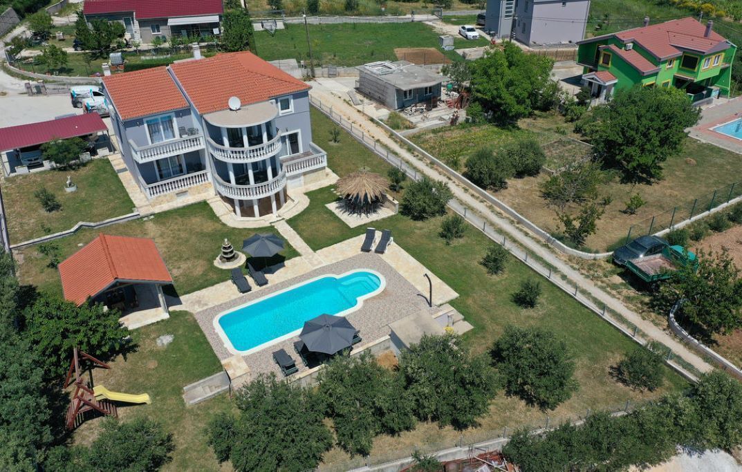 Photo of Outdoor in Rudine