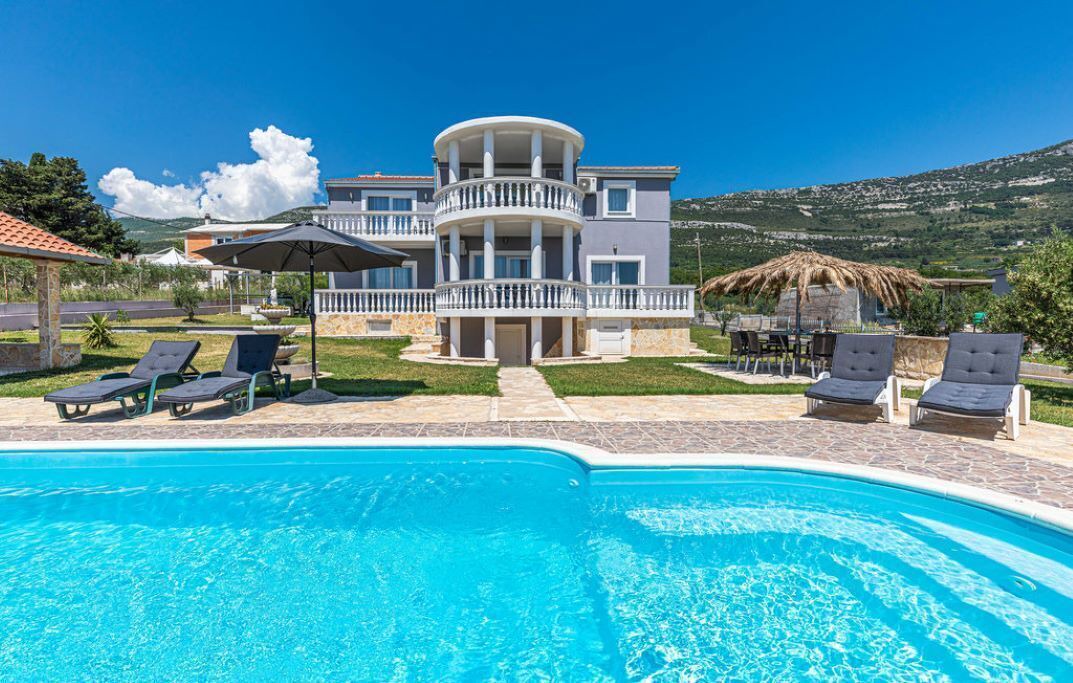 Photo of Outdoor in Rudine